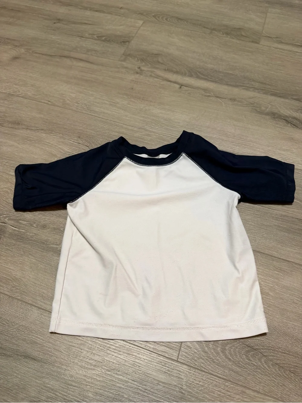 Old Navy Kids Short-Sleeve Swim Sun Shirt 2T - Like New